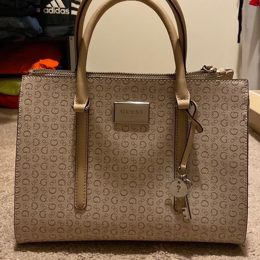 ** Guess Bag - Like Brand New **